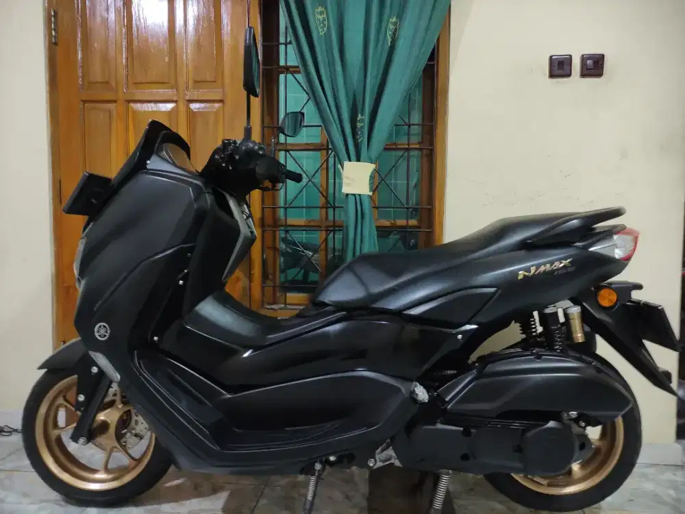 PERSIS BARU KM 8RB NMAX  NEW NON ABS SUPER MULUS NO MINUS JARANG ADA