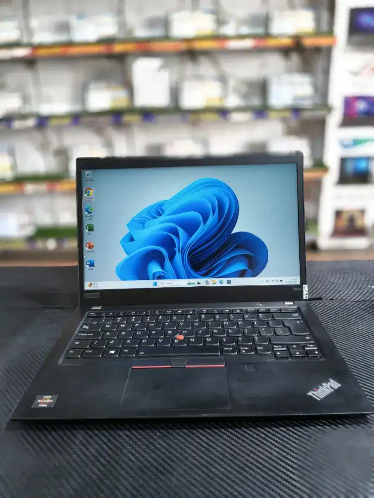 Laptop thinkpad T495e Murah Bergaransi Panjang Toko