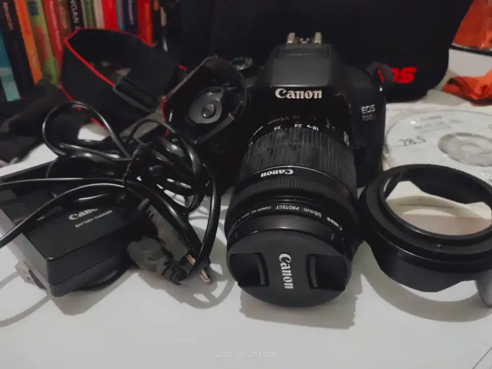 Jual cepat - Canon EOS 700D Paket Lengkap & jarang dipakai