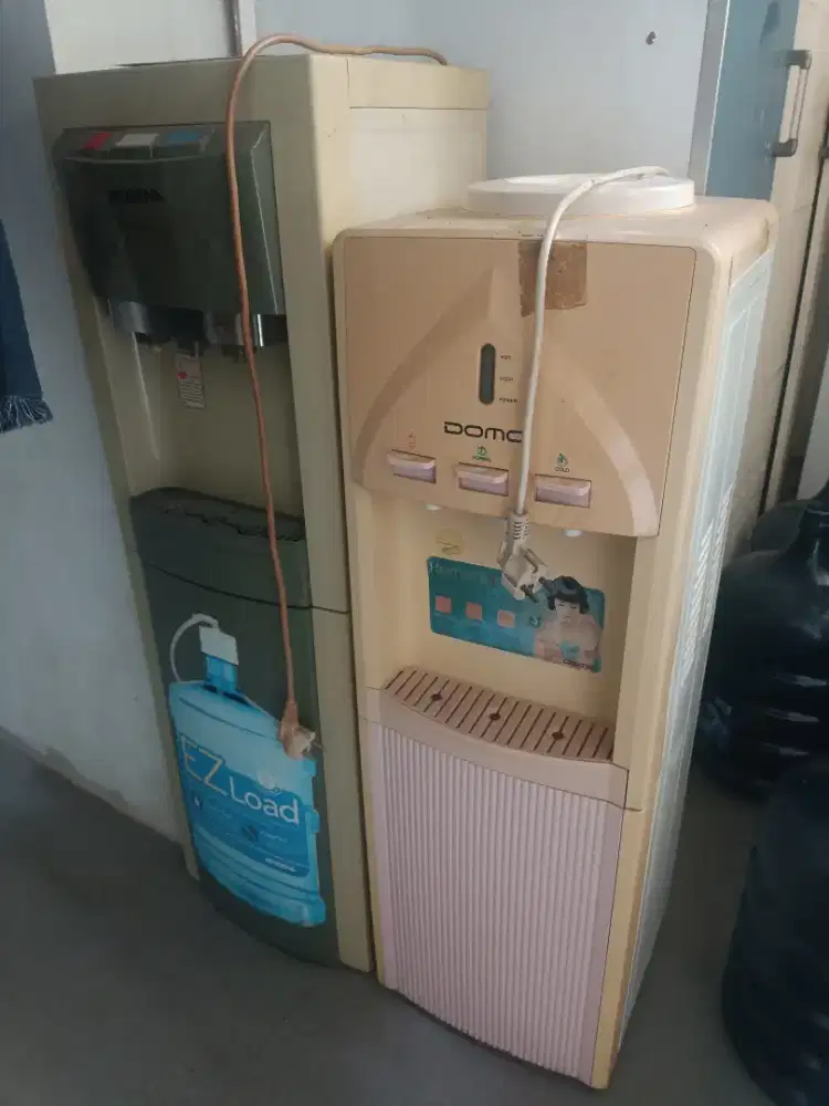 Dispenser galon atas dan galon bawah