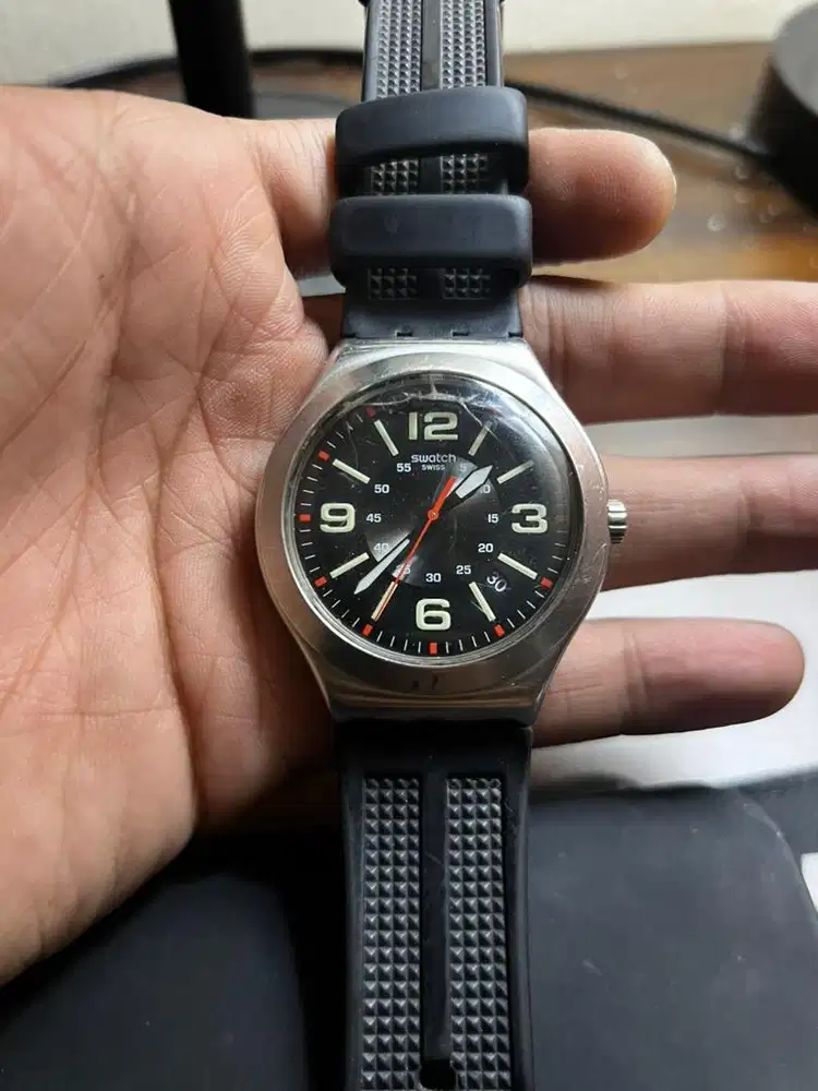 Swatch irony black grid YWS444