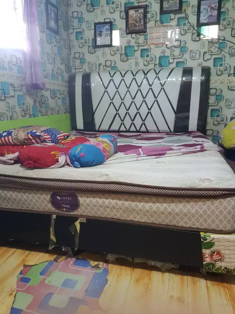 tempat tidur Angel Mosque 2 set dengan divan pemakaian 5 bulan
