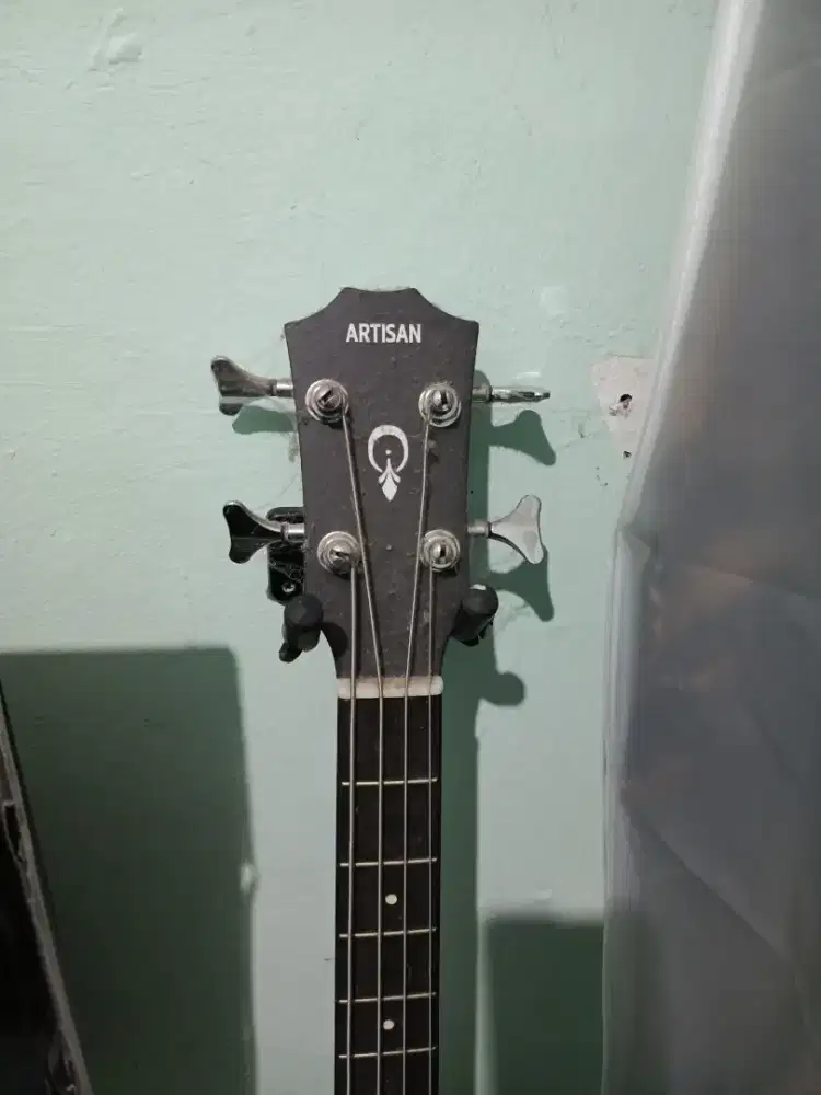 bass akustik elektrik