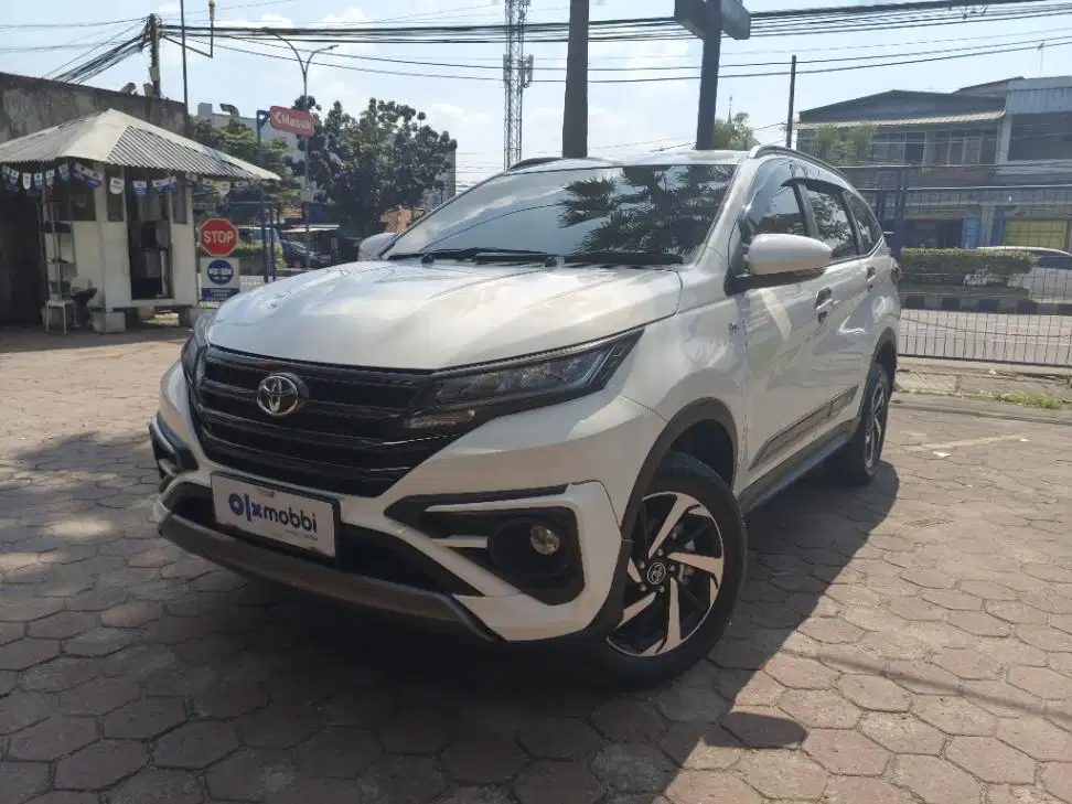DP MURAH Toyota Rush 1.5 S GR Sport Bensin-AT 2023 Putih CKIWB