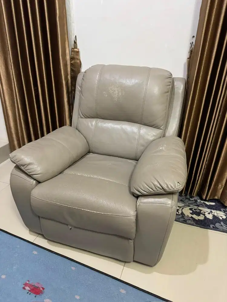 Sofa Recliner merk Atria