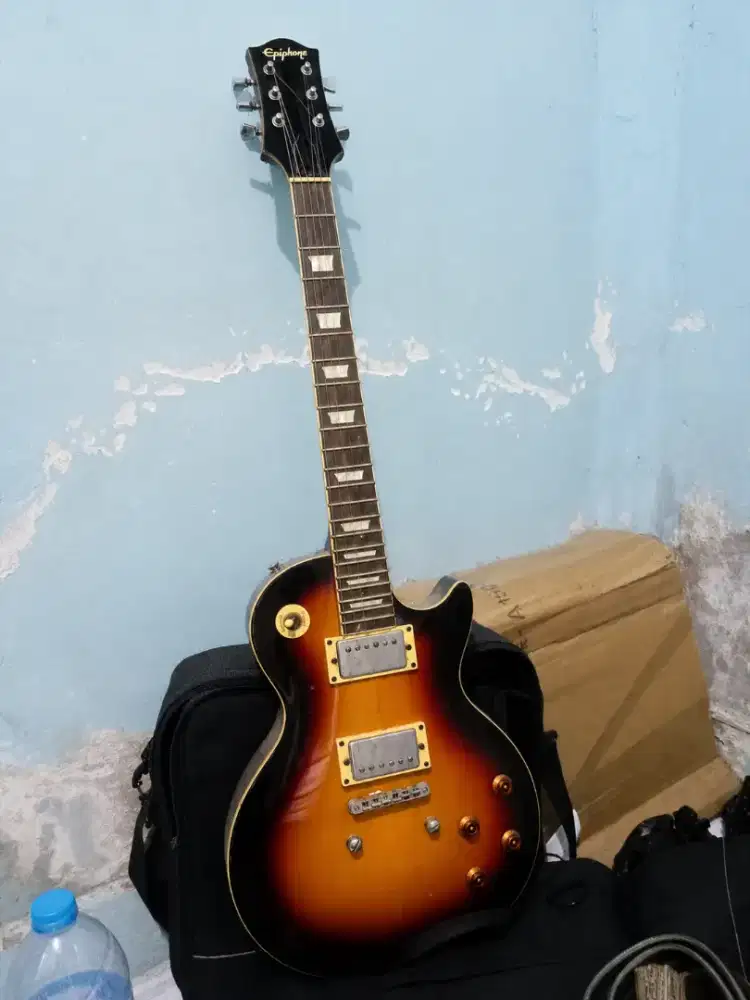 Gitar Elektrik silakan cek langsung