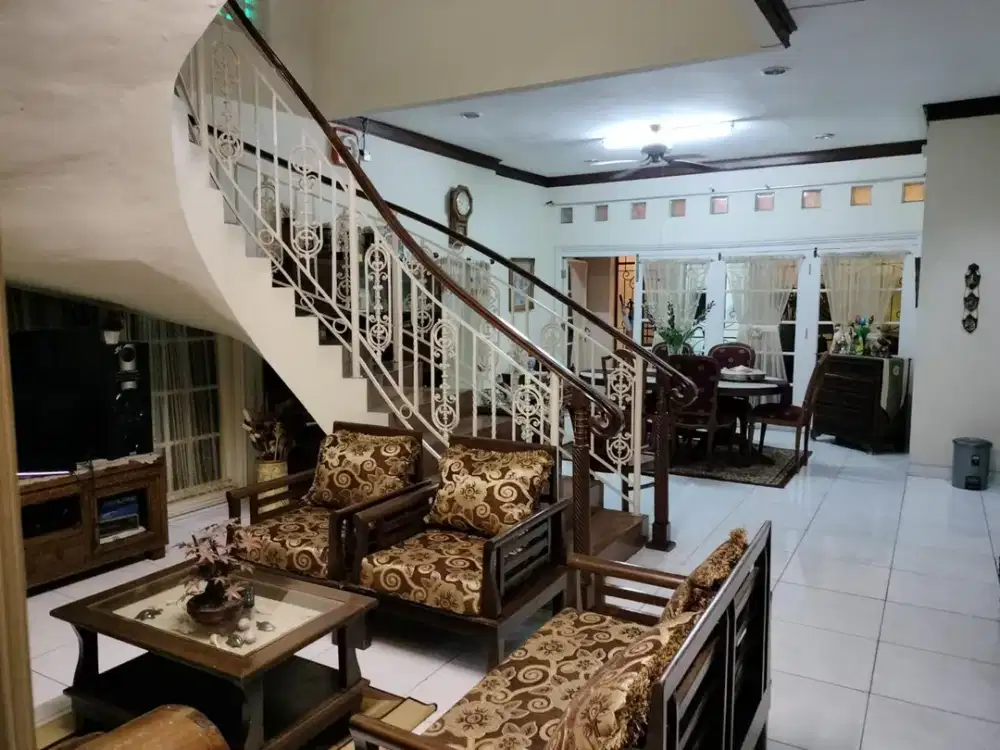 Dijual Rumah Bagus di Sektor 3 Bintaro