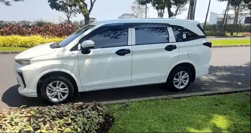 TOYOTA AVANZA E 1.3 MT 2023 PUTIH – LIKE NEW – KM RENDAH – SIAP PAKAI