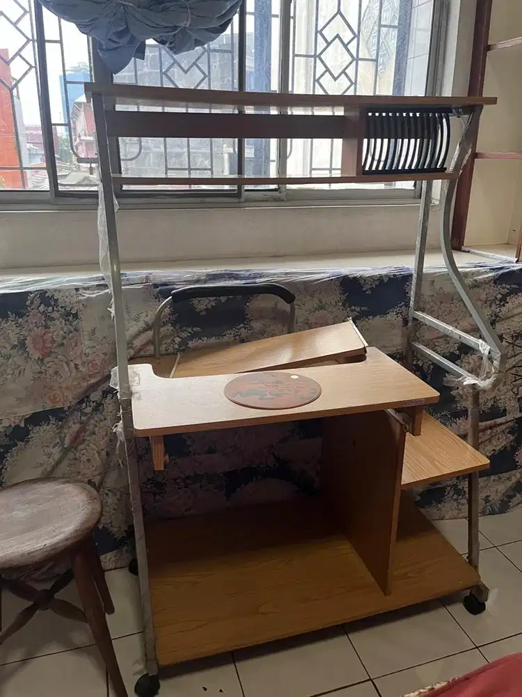 Dijual Meja komputer