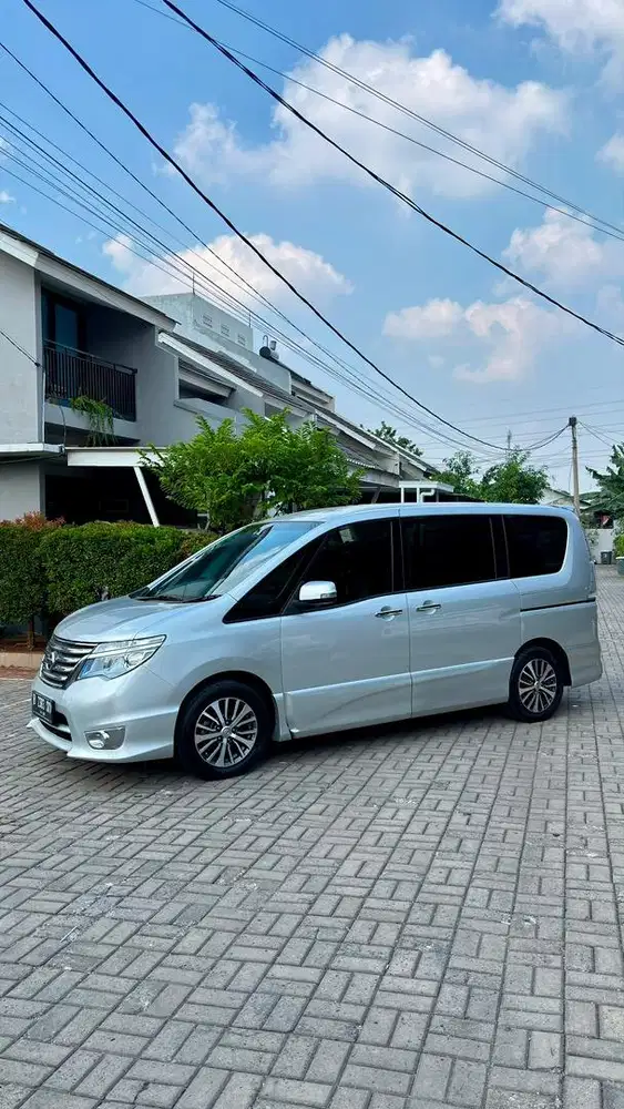 Nissan Serena HWS 2.0 AT 2016