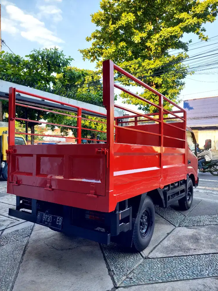 Hino Dutro 110 SD