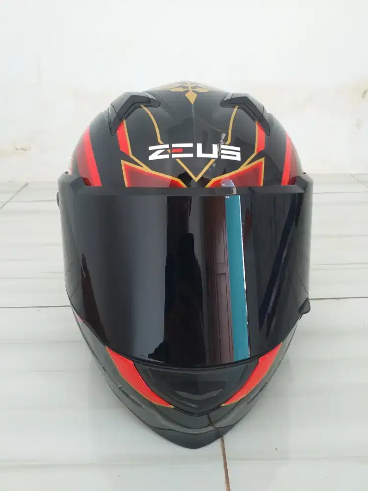 Dijual Helm full face ZEUS