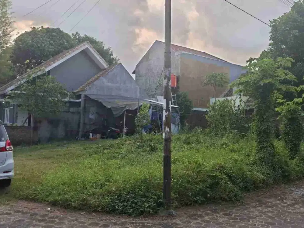 TANAH DI PERUMAHAN DEKAT STADION MAGUWOHARJO KRAJAN WEDOMARTANI NGEMPLAK SLEMAN YOGYA