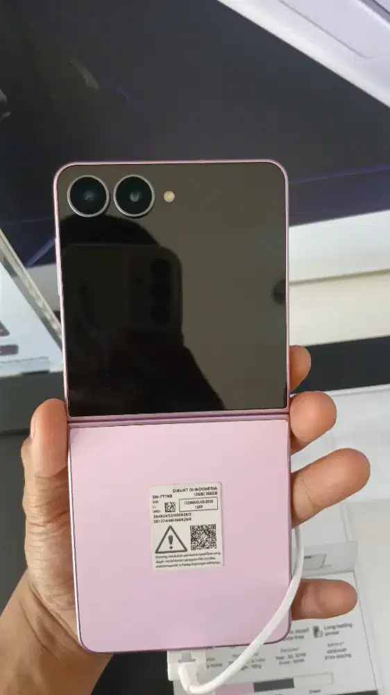 Samsung Galaxy Z Flip8 12/256GB Pink Garansi Resmi Samsung Galaxy AI