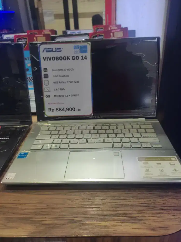 Asus vivobook go14 RAM 8GB/256gb