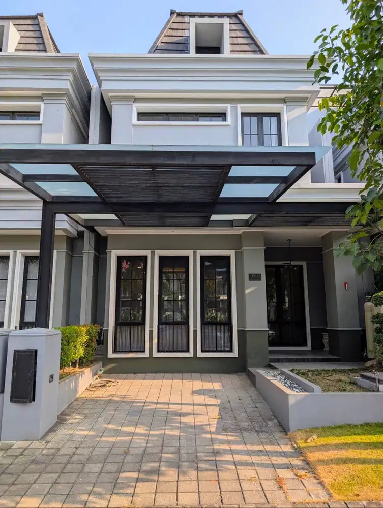 Rumah Dian Istana White House Dekat Graha Famili, Royal Residence