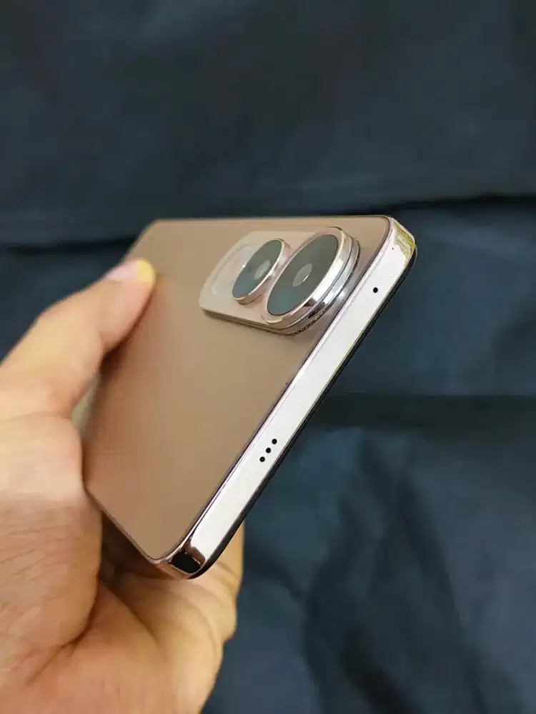 Vivo V50 Lite 5G Ram 12+12/512GB varian tertinggi