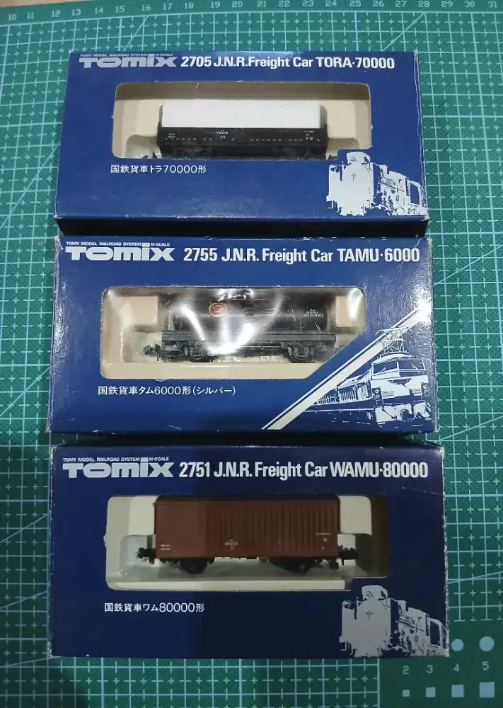 3 unit gerbong kereta api N scale merk TOMIX
