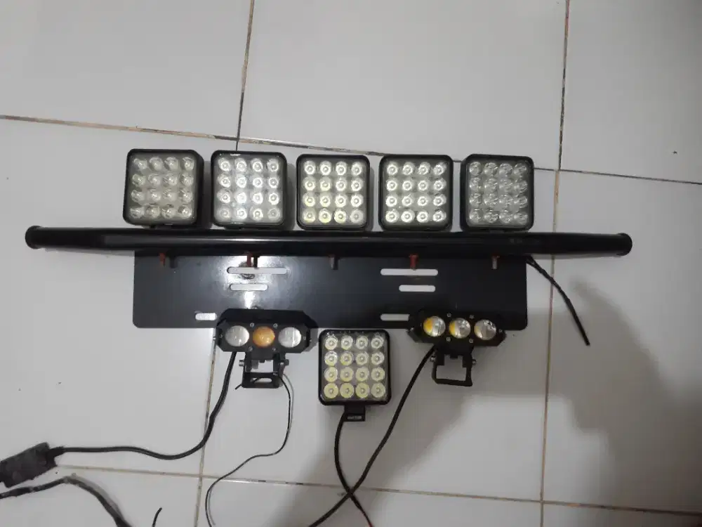 Lampu Led Sorot Warna Putih