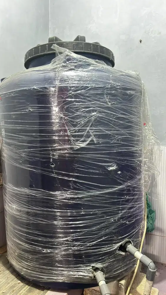 Dijual toren merpati 550 liter 1  th pemakaian