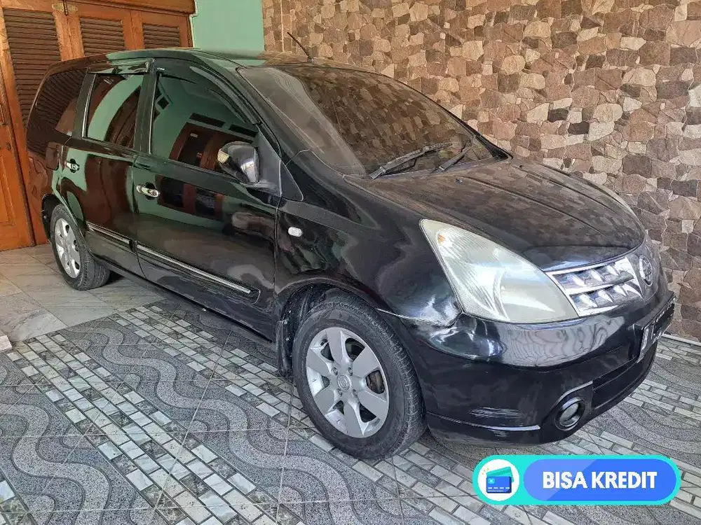Livina 2011 XV AT hitam murah