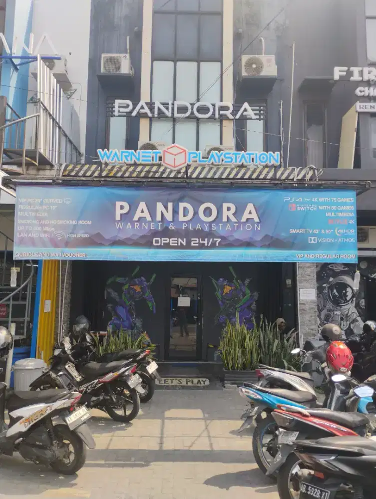 1 orang CLEANING SERVICE+jaga parkir siang, 1 orang jaga parkir malam