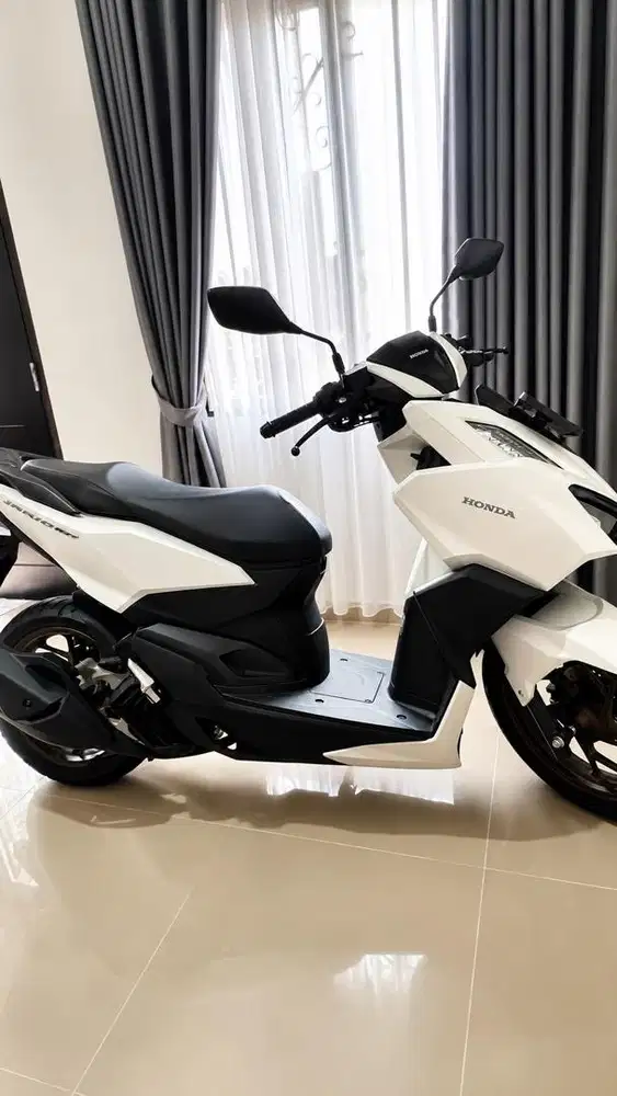 Honda Vario 160 CBS Putih 2025 | Sangat Mulus | KM Rendah | Siap Pakai