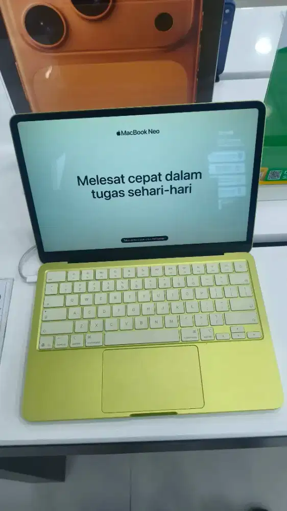 CICILAN MACBOOK NEO 256GB