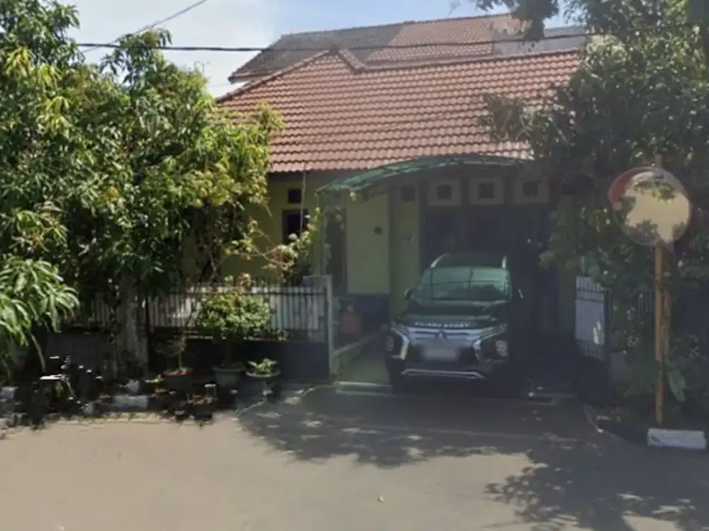 Murah! Rumah Siap Huni di Komplek Antapani LT 257 m² Carport 2 Mobil