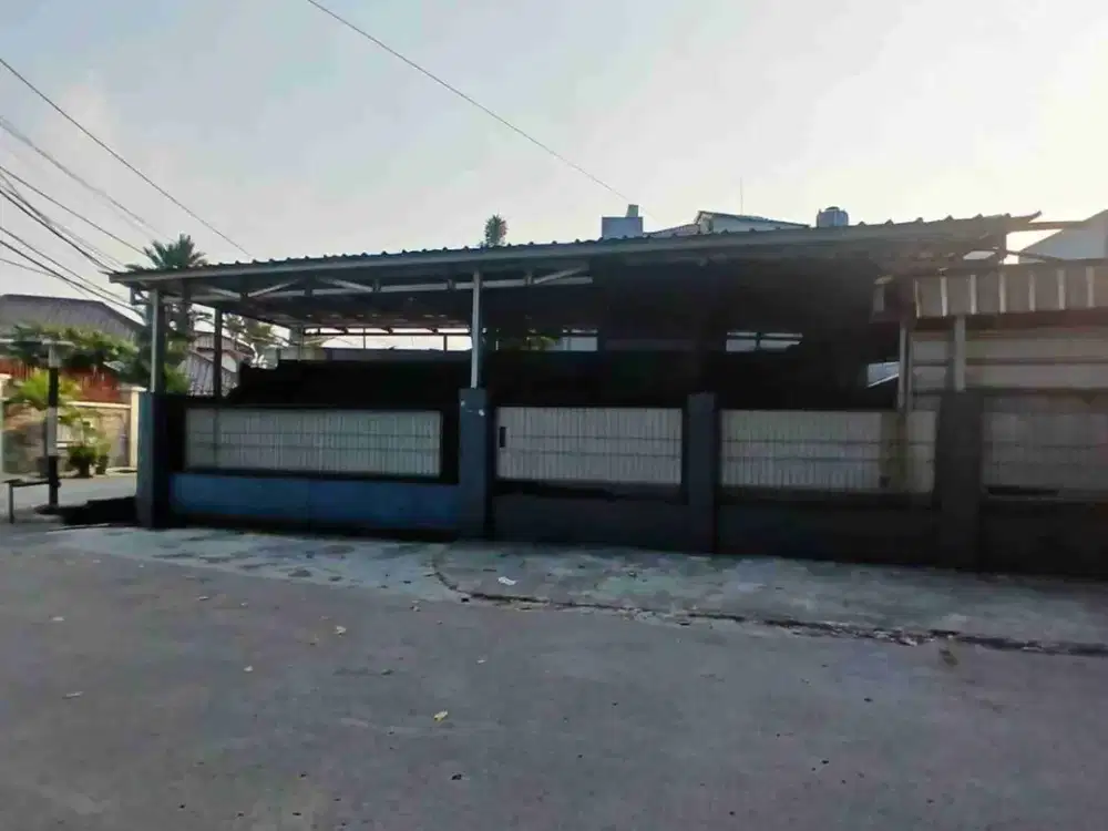 Disewakan Ruang Usaha 1 Lantai Di Pinggir Komplek Perumahan Duren Sawit. Kota Jakarta