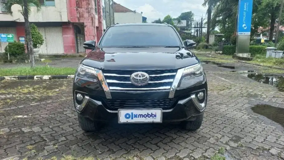 Garansi 1 Th - Toyota Fortuner 2.7 4x2 SRZ Bensin-AT 2016 Hitam