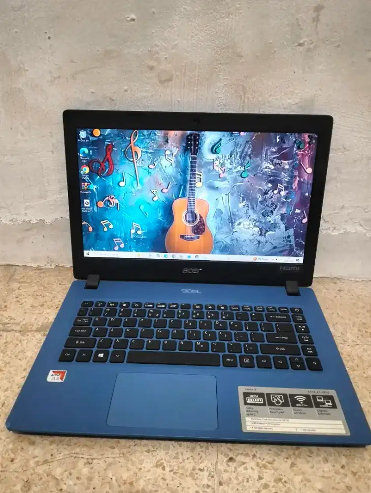 Acer Aspire A314-21
AMD A4-9120e RADEON R3
Ram 8 GB SSD 256 GB