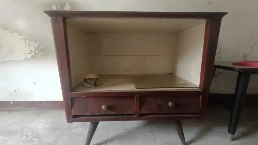 Buffet  hiasan vintage antik