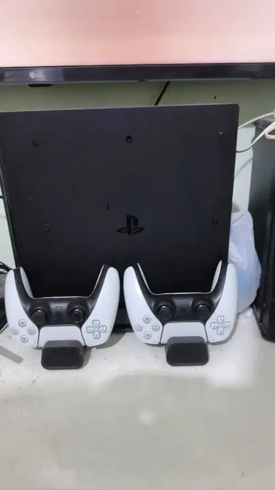 PS4 kapasitas 1Tb
