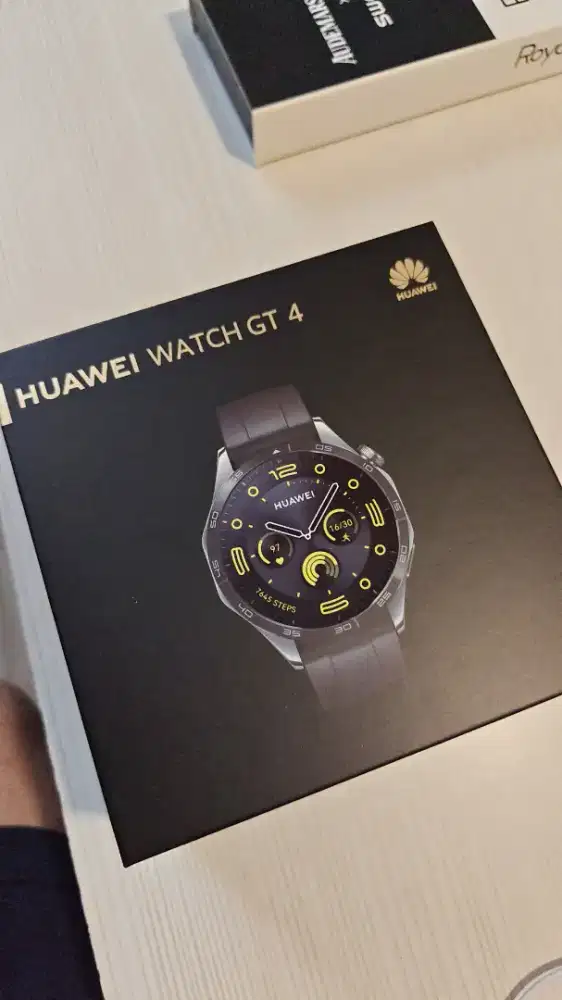 Huawei smart watch 4