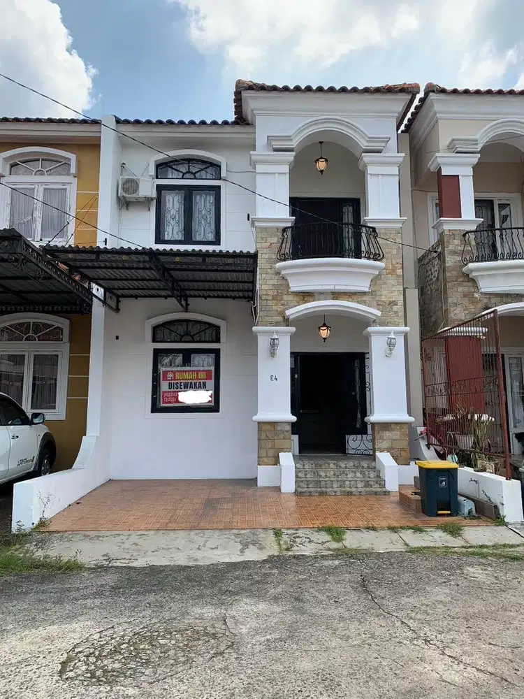 Di Sewakan TownHouse Strategis - KT 3 / KM 2