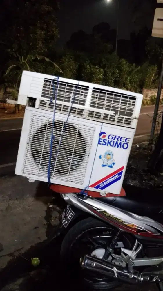 Service AC  ,  PERBAIKAN PENGISIAN FREON  PERAWATAN CUCI AC