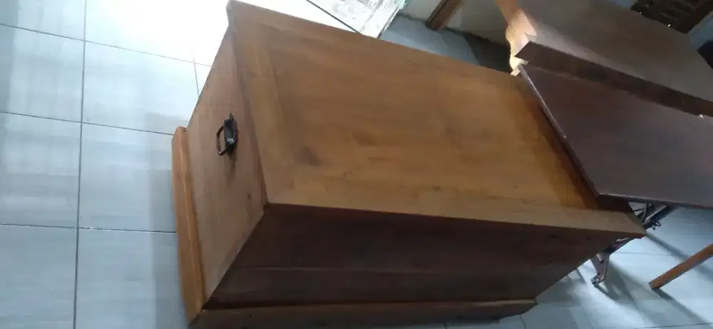 DIJUAL PETI JATI RODA KAYU