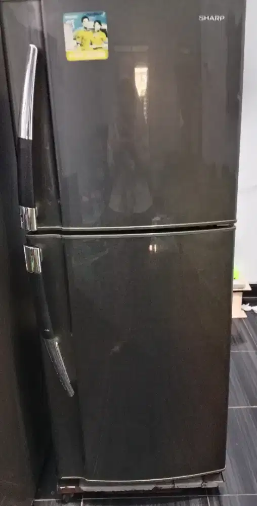 Kulkas 2pintu merk SHARP