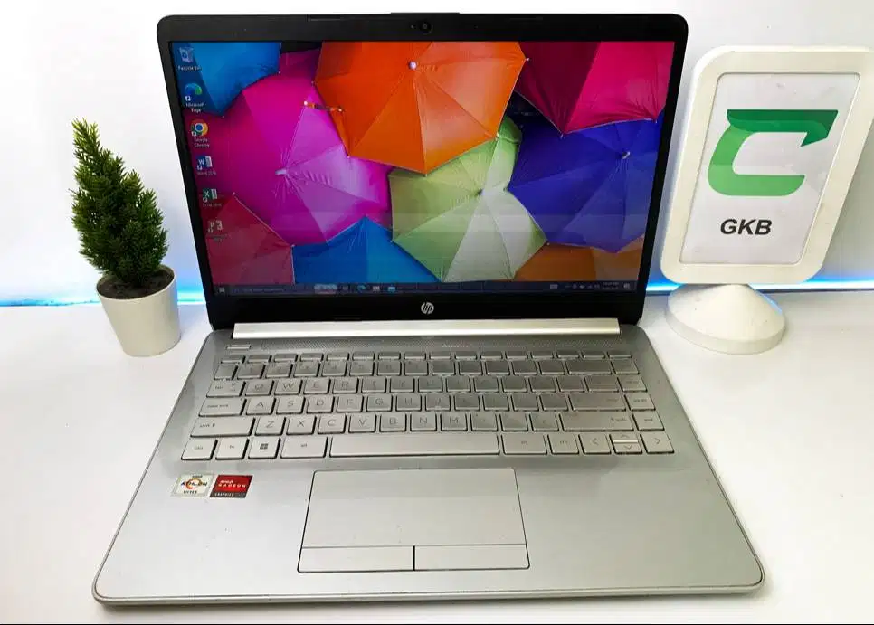 Laptop HP 14s Ram 8gb Ssd 256gb VGA 2gb siap diajak Editing Coding Ren
