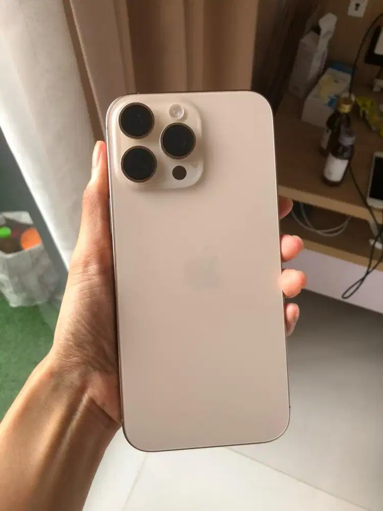 iPhone 16 Pro Max 256GB Resmi iBox Fullset BH 98% Mulus