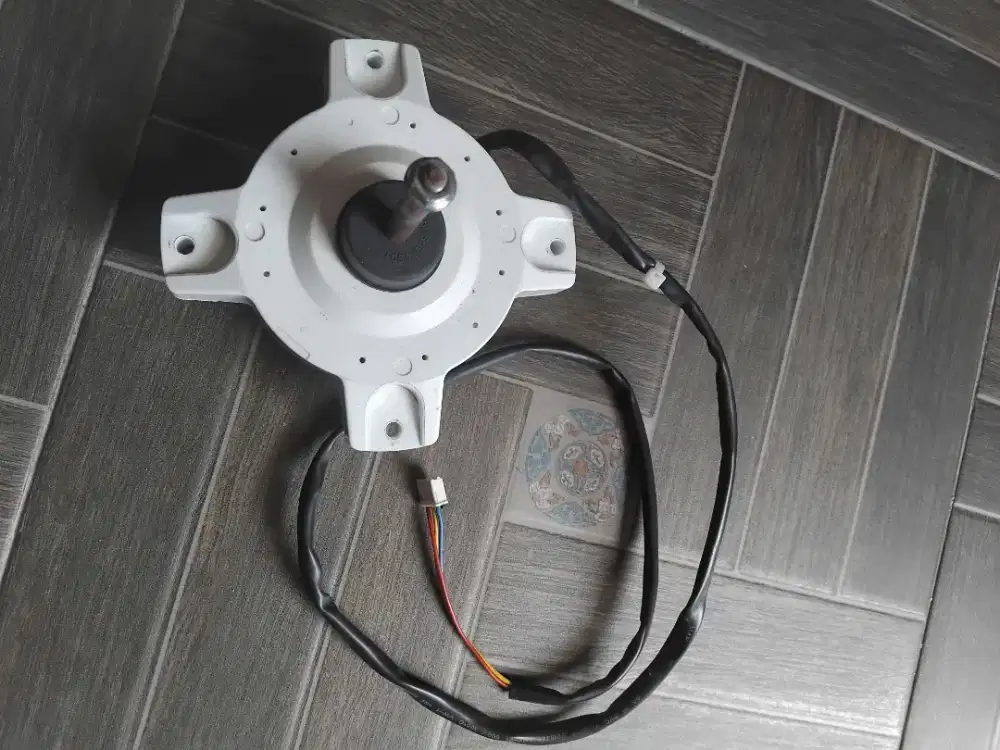 Fan AC Sharp 1/2 PK
