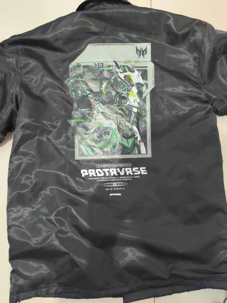 Jaket Predator Size L Collab Nvr too Lavish