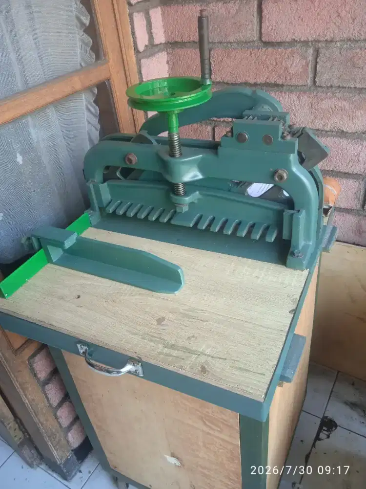 Mesin potong kertas Merk dagang ULTRA