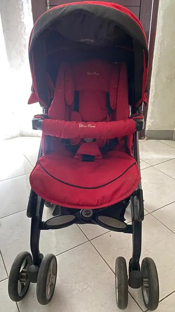 This item is a Silver Cross 3D Pram System stroller.