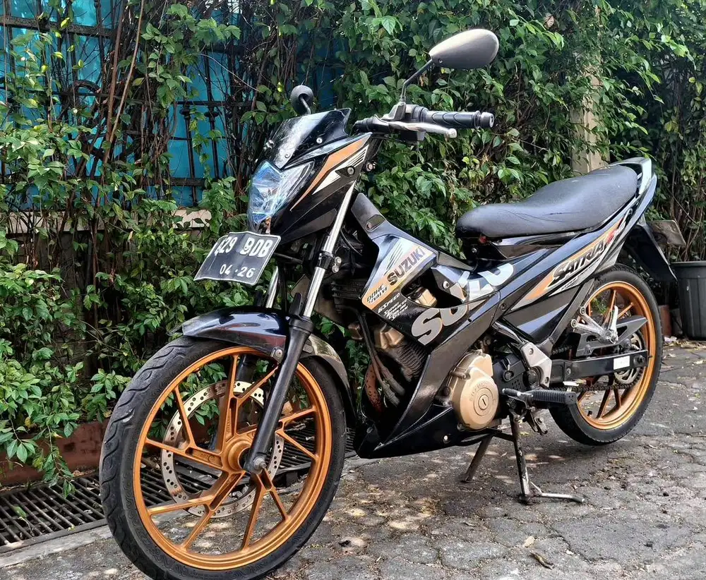 Satria fu150 scd2 tahun 2015 FL hitam