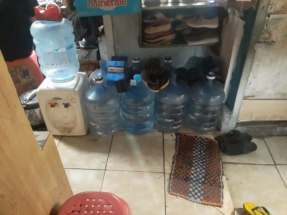 Mau jual galon akua kosong 1