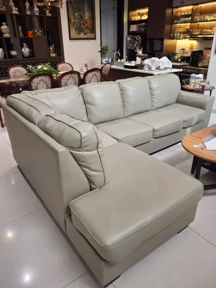 Sofa Ashley Calicho Warna Cream