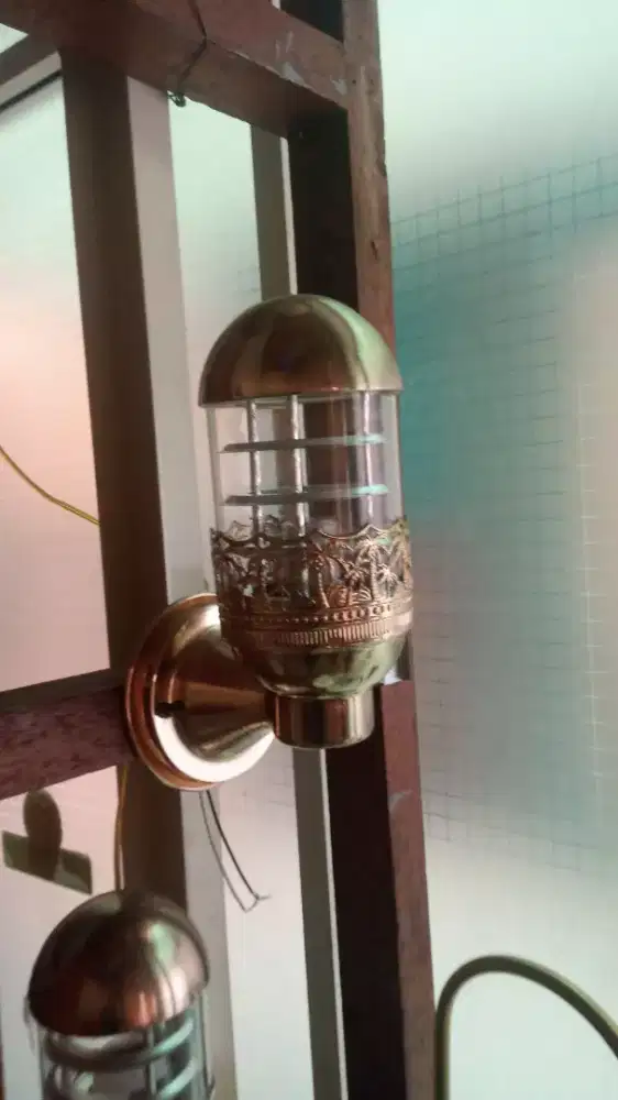 Lampu Dinding Antiq
