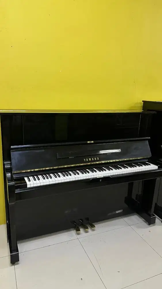 Piano Yamaha YUS Gold Plate